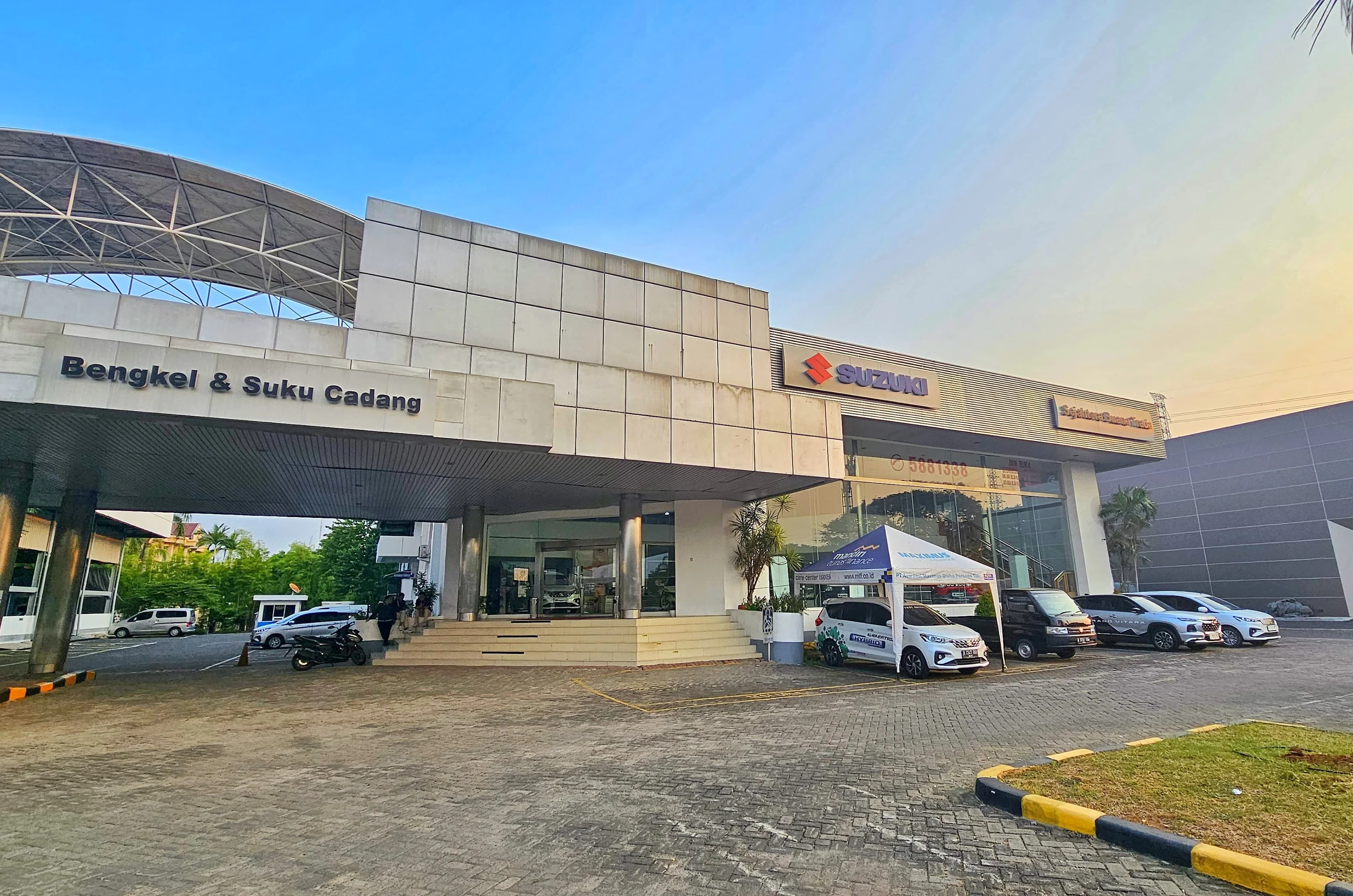 Showroom resmi Suzuki Pantai Indah Kapuk